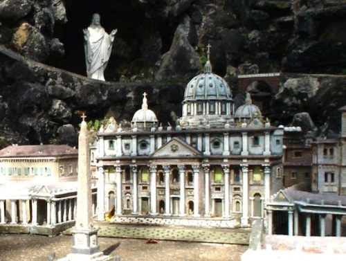 Ave Maria Grotto